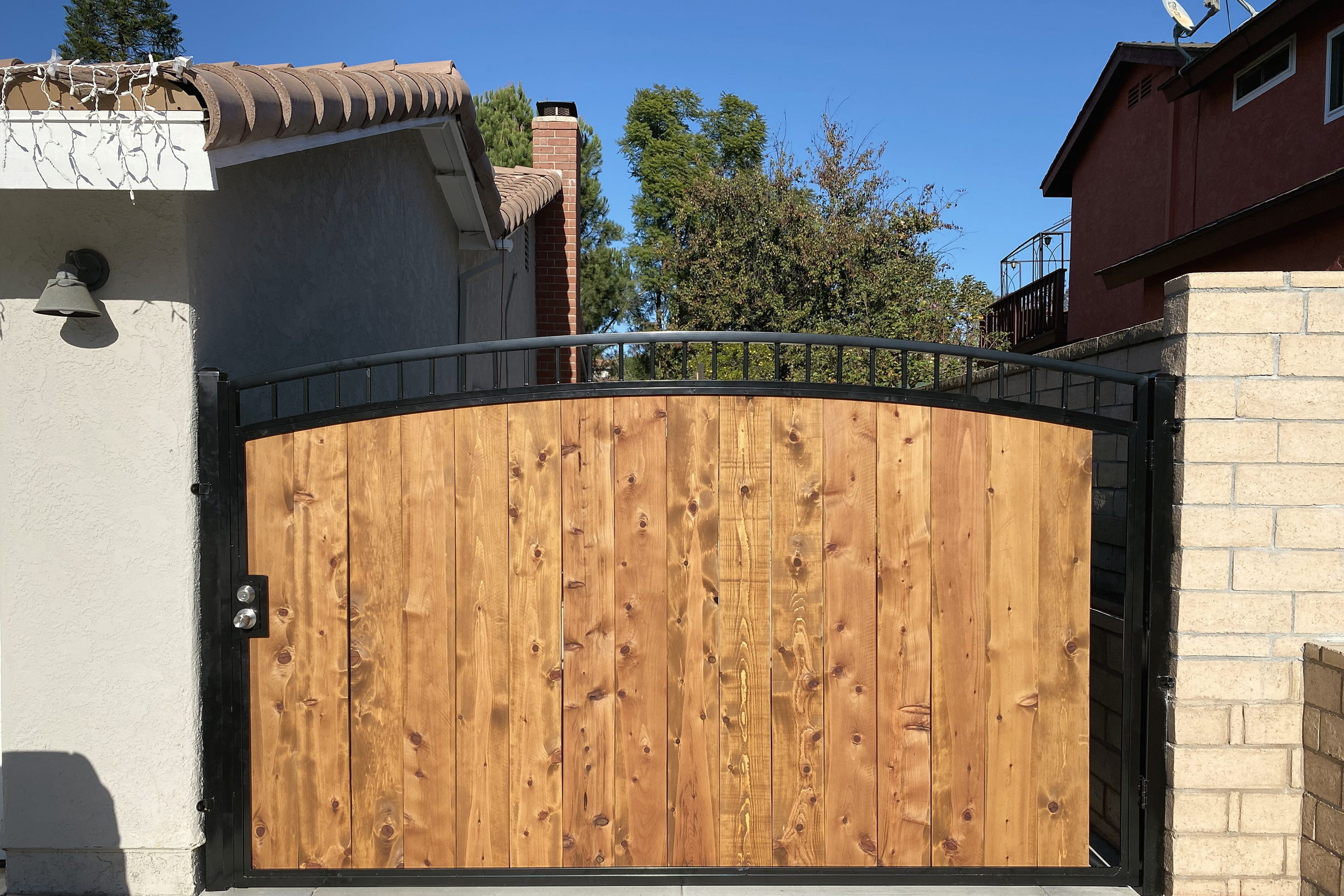 Gates, fences and walls, Orange County